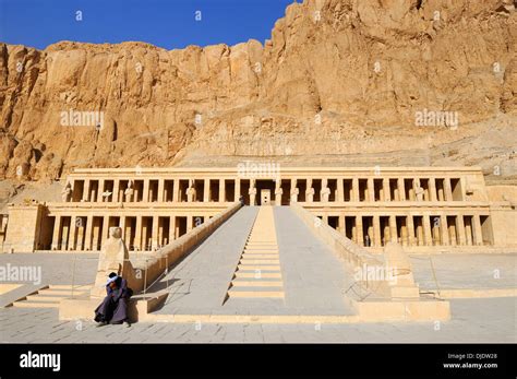 Mortuary temple of Queen Hatshepsut at Deir el-Bahri, Luxor, Egypt ...