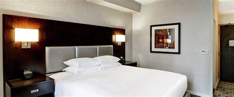 DoubleTree Toronto Downtown Hotels