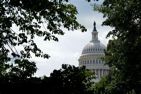 Washington shuts US government offices due to threatening weather | Inquirer News