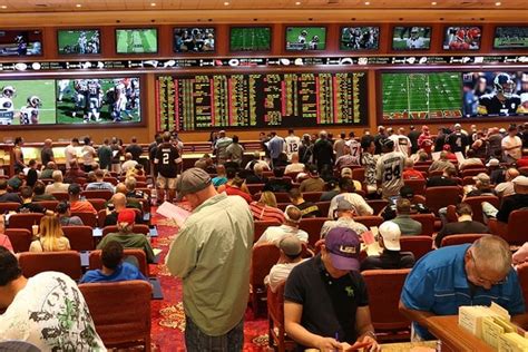 College Football Sports Betting Returns to Las Vegas Sportsbooks