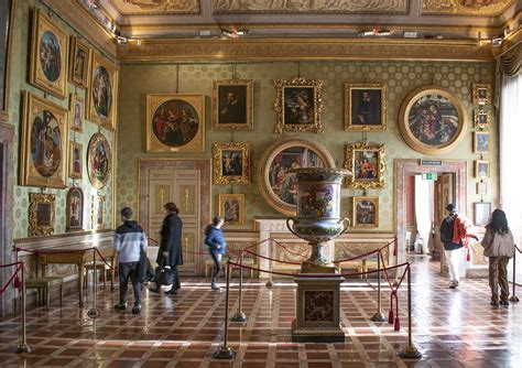 Visita A Palazzo Pitti: Orari, Cosa Vedere e Info Utili