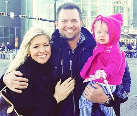 Ainsley Earhardt's Husband Files for Divorce