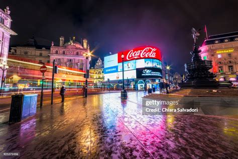 Piccadilly Circus By Night London High-Res Stock Photo - Getty Images