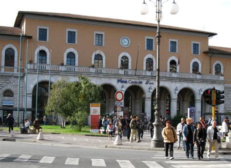 Pisa Central Train Station (Stazione FS Pisa Centrale)