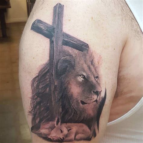 Top 75+ lamb and lion tattoo best - in.cdgdbentre