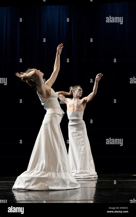 Butoh dance Performance Stock Photo - Alamy