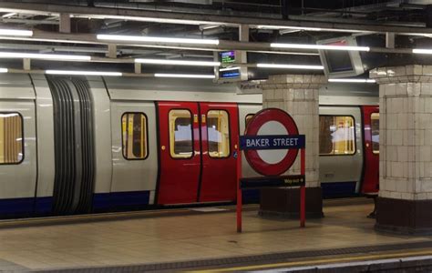 Metro de Londres London City, London Tube, Baker Street, Piccadilly Circus, How To Speak French ...