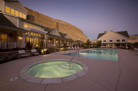 Pool at the Wine Country Inn Palisade Colorado | Country inn, Wine ...