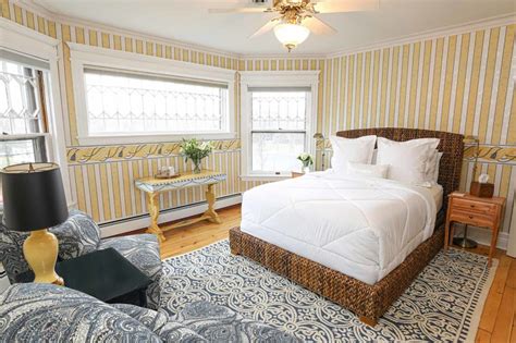 Romantic Bed and Breakfast Near Me | 2W Lake | Skaneateles NY