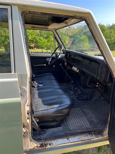 landcruiser interior | Barn Finds