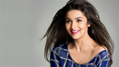 15 Photographs That Prove Alia Bhatt Is One Of The Cutest And Classiest Actress In Bollywood