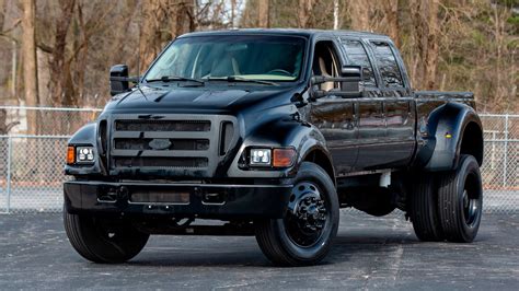 Want The Biggest, Meanest Pickup In The 'Hood? Try This Six-Door 2005 Ford F650 | Carscoops