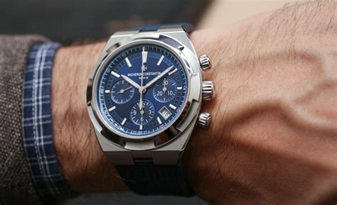 Vacheron Constantin Overseas Chronograph Calibre 5200 Hands-On ...