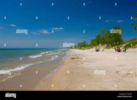 Sandy beach of Lake Ontario in Sandbanks Provincial Park, Prince Stock ...