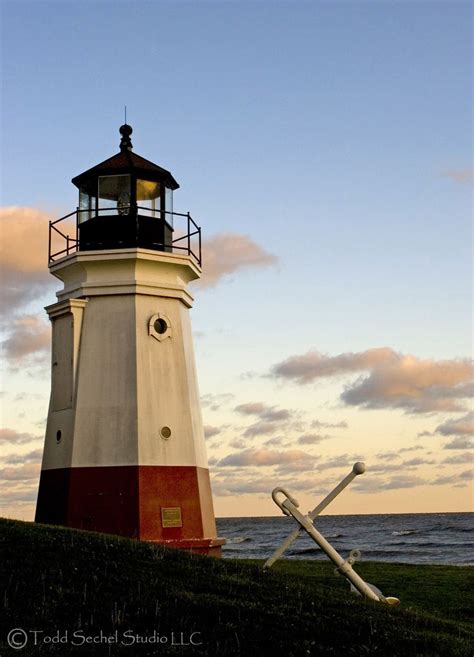 Vermilion Lighthouse | Vermilion Lighthouse with Lake Erie ... | Ohio lighthouses, Lighthouse ...