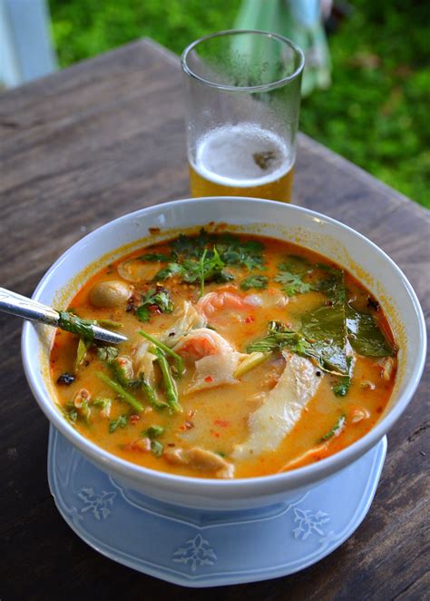 Tom Yum Goong (Soupe aux Crevettes Épicées) / Goût de la Thaïlande ...