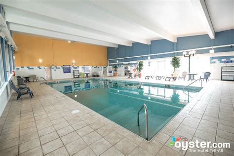 Days Inn & Suites by Wyndham Moncton Review: What To REALLY Expect If You Stay