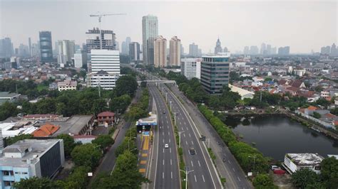 Jakarta to evaluate COVID-19 policy amid ‘alarming’ situation - City ...