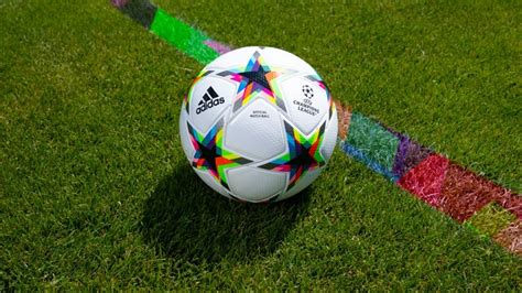 UEFA Luncurkan Bola Baru untuk Liga Champions 2022-2023 : Okezone Bola