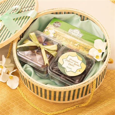 12 Raya Gift Sets & Hampers You Can Send To Your Loved Ones To Brighten ...