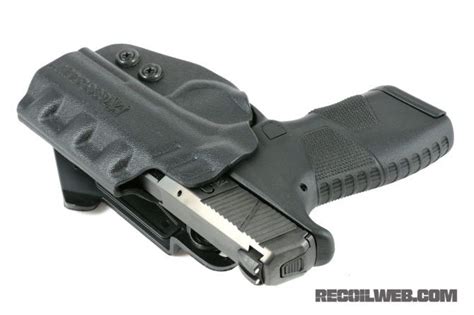 First Look at Mossberg's New MC2c Compact 9mm Pistol | RECOIL