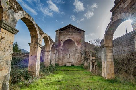 Rocca Calascio: Exploring Italy’s Highest Mountaintop Fortress – Unusual Places