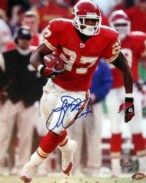 Larry Johnson autographed 8x10 Photo (Kansas City Chiefs)