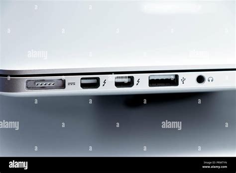 Laptop hdmi connection close up hi-res stock photography and images - Alamy