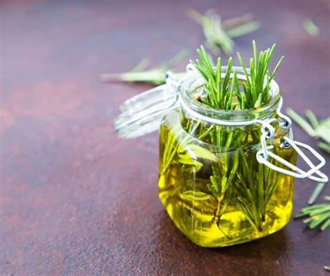 5 Surprising Ways Rosemary Essential Oil Benefits in Arthritis