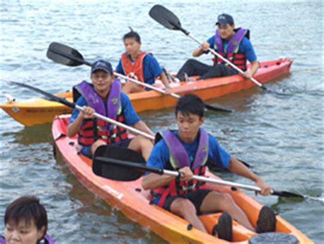 Getforme Singapore KAYAKING AT MACRITCHIE RESERVOIR FrontPage Edition 27 MARCH 2005