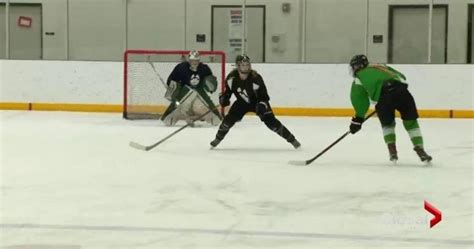 Saskatchewan Huskies hockey finish off 2018 against rivals - Saskatoon ...