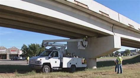 Scientists test new earthquake resistant bridge designs