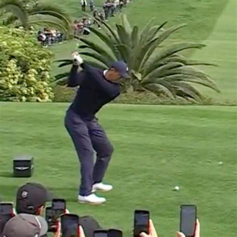 How to spot one of the biggest golf swing changes Tiger Woods ever made ...