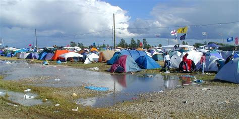 How to Find the Best Festival Camping Spot [12 Tips]