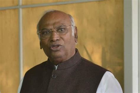 Mallikarjun Kharge, Veerappa Moily among 18 Congress candidates from ...