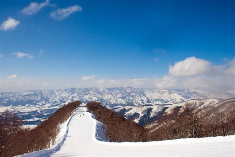 10 Best Ski Resorts in Japan - Where to Go Skiing and Snowboarding in ...