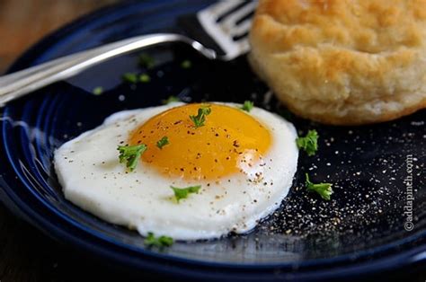 How to Make Sunny Side Up Eggs Recipe - Add a Pinch