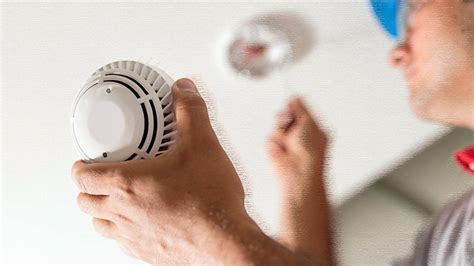 Installing Smoke Alarms: 6 Mistakes Homeowners Should Avoid