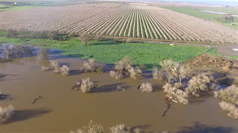 San Joaquin River Flooding 2/22/2017 - YouTube