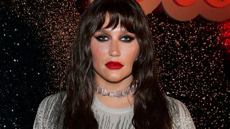 Kesha Is the Next Celeb to Launch a Makeup Line and I’m Not Mad At It