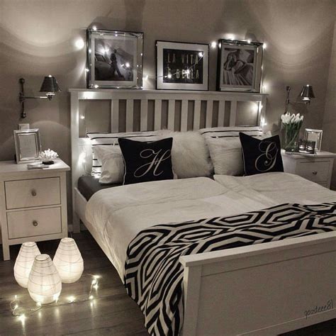 Modern Black and Grey Bedroom Decor Inspiration