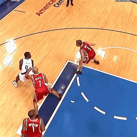 Dirk Nowitzki Dunk GIF - Dirk Nowitzki Dunk Yao Ming - Discover & Share GIFs