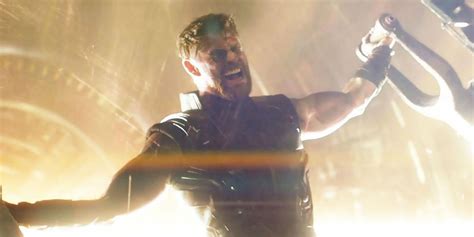 Thor's Infinity War Weapon, Stormbreaker Has Different Powers from Mjolnir