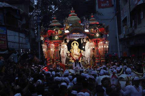 Ganesh Visarjan 2023 Highlights: Shrimant Dagdusheth Halwai Ganesh Mandal idol immersed at a ...