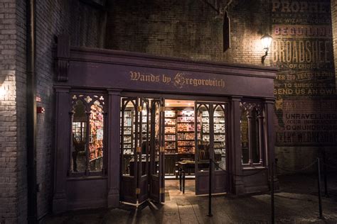 Wands by Gregorovitch at Universal Studios Florida | Orlando Informer