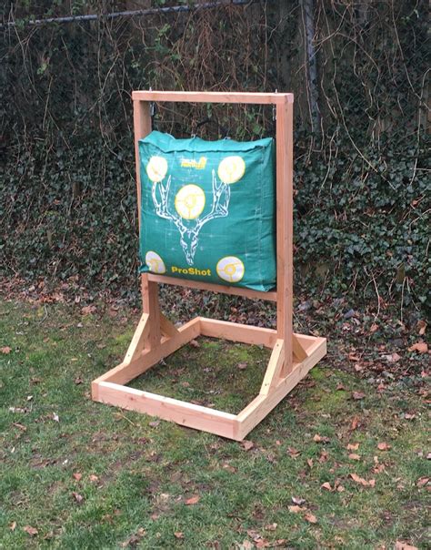 Easy 2x4 archery bag stand | Diy archery target, Archery hunting ...