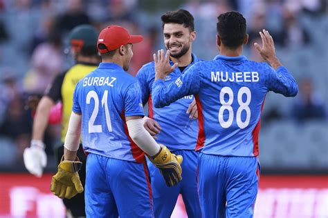 Naveen-ul-Haq celebrates after bowling David Warner | ESPNcricinfo.com