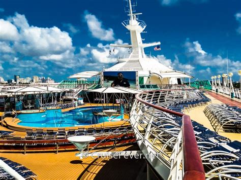 7 First Impressions of the Vision of the Seas: Live from the Ship