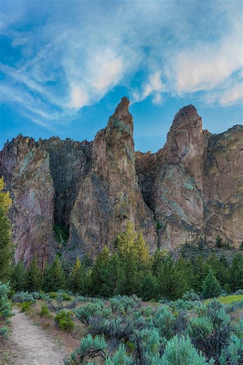 Sunrise View of Smith Rock State Park in Oregon Stock Photo - Image of blue, climb: 92314428