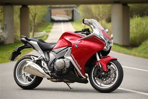 Honda VFR 1200 F — Extremnews — Die etwas anderen Nachrichten